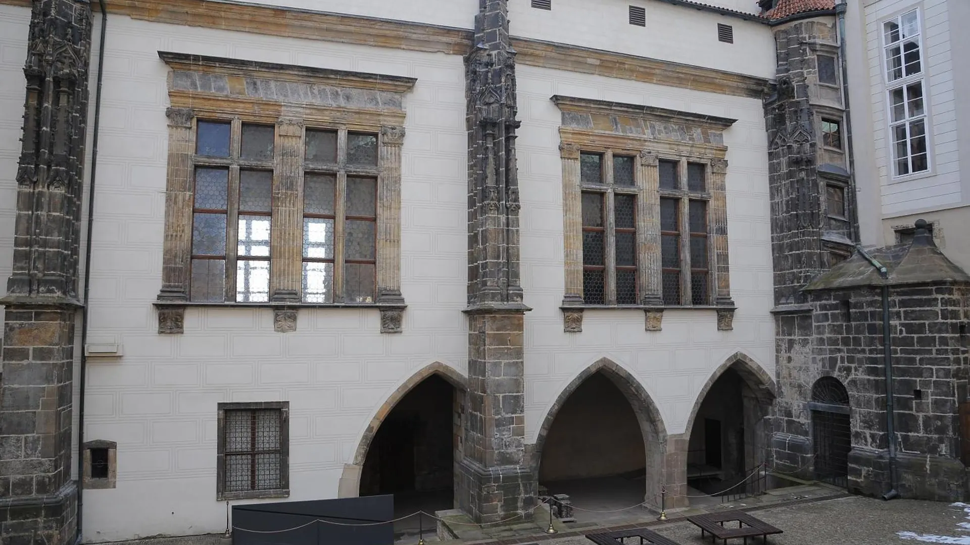 Riverside Hideout Prag