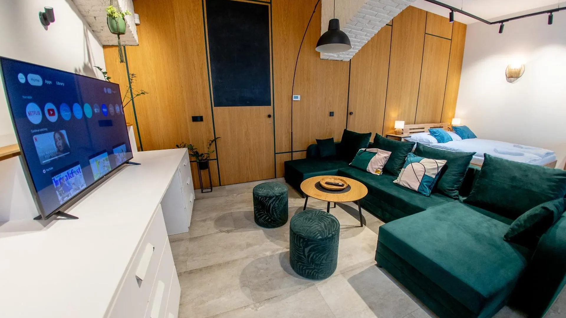 Riverside Hideout Praga